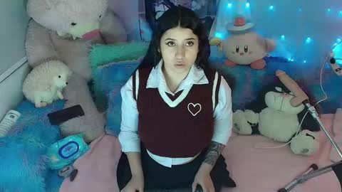 miu  online show from November 3, 12:44 am