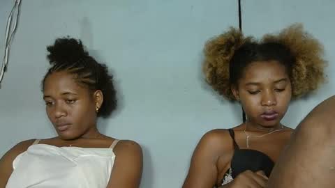 elia011 online show from February 8, 10:19 pm