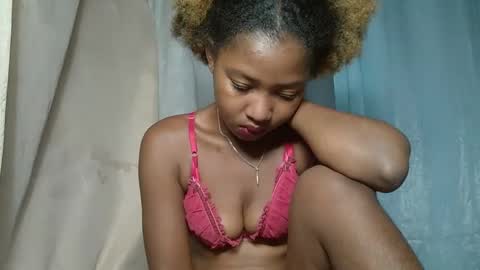 elia011 online show from January 30, 4:02 pm