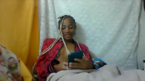 elia011 online show from May 29, 8:01 am