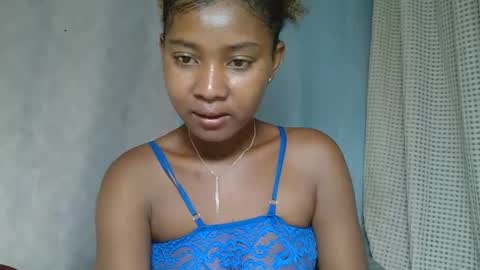 elia011 online show from February 23, 1:53 pm