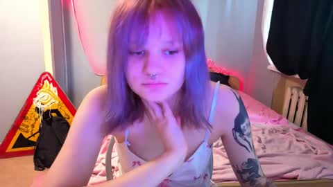 elieiza_xo online show from May 9, 9:59 am