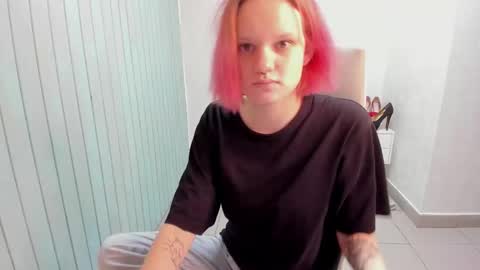 elieiza_xo online show from September 18, 2:15 am