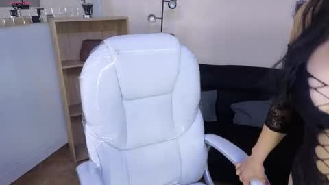 Eliie online show from November 16, 9:17 pm