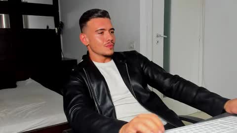 ElijahThorne online show from March 26, 7:35 am