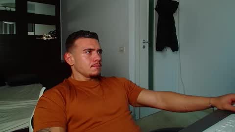 ElijahThorne online show from December 2, 6:10 am