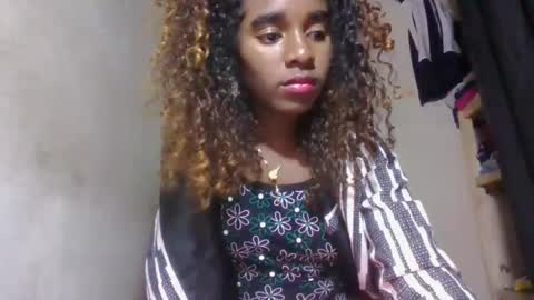 elina981 online show from May 27, 3:47 am