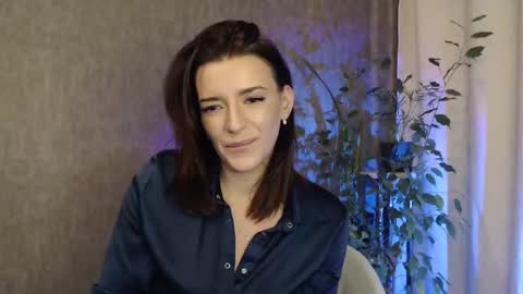 Snapshot of elinapretty chatting on December 7, 9:50 pm Elina online show from December 7, 9:50 pm