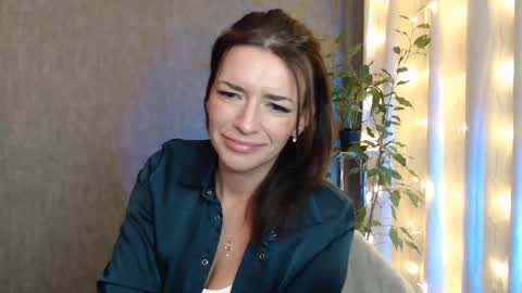Snapshot of elinapretty chatting on December 30, 2:53 am Elina online show from December 30, 2:53 am