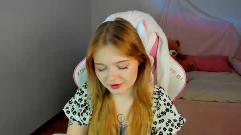 elinavale online show from May 15, 5:05 am