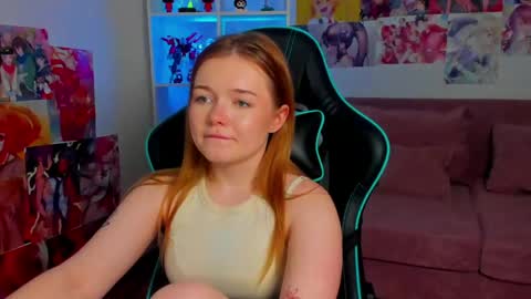 elinavale online show from May 19, 2:07 am