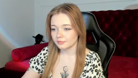 elinavale online show from May 4, 5:41 pm