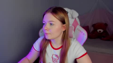 elinavale online show from February 25, 7:34 am