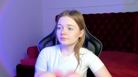 elinavale online show from May 25, 5:30 pm