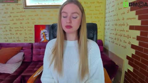 Snapshot of elinor_faith chatting on October 8, 9:21 pm elinor_faith online show from October 8, 9:21 pm