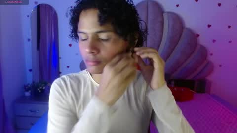 elio_fox online show from April 9, 11:49 am