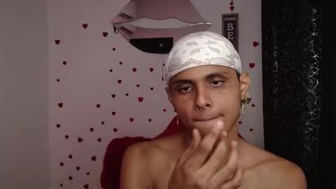 elio_fox online show from March 21, 8:19 am