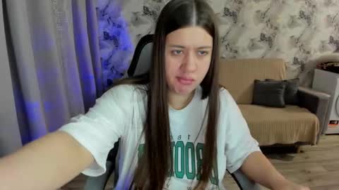 Aletta Oushen online show from October 4, 3:10 pm