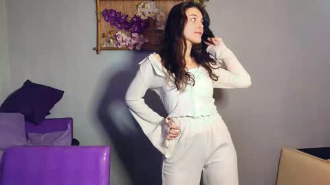 Elin online show from March 15, 2:31 pm