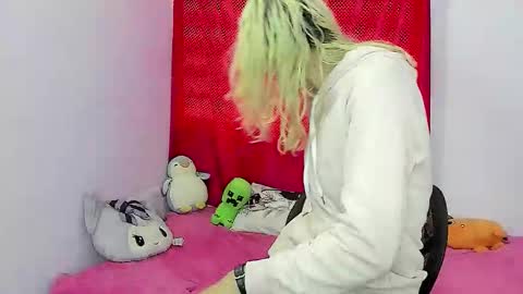 elisdarling online show from January 13, 5:10 pm