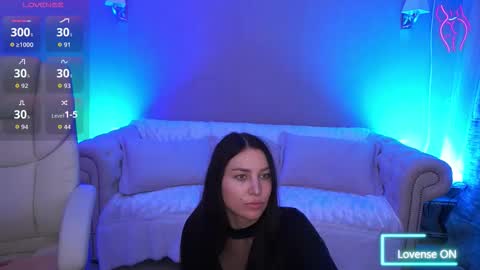 elisevelour online show from October 8, 12:55 pm