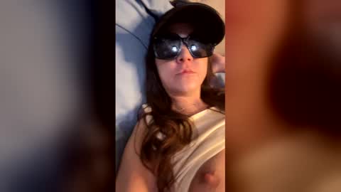 elishacohen33 online show from March 25, 10:05 pm