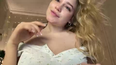 Stephanie online show from February 22, 10:56 pm