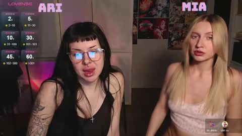 Ari online show from November 21, 3:32 pm