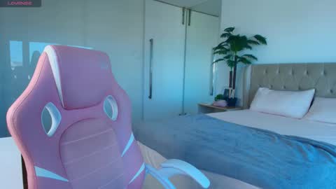 Elezabeth online show from March 25, 11:28 am