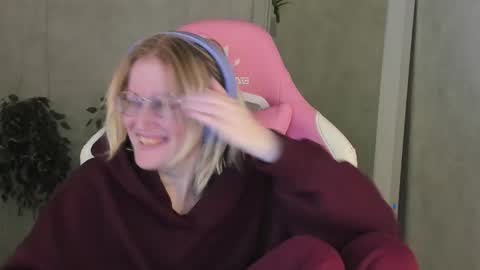 Elizabeth online show from November 27, 2:08 am