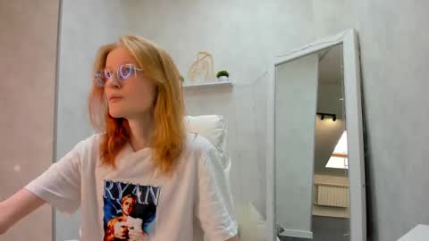 Snapshot of elizabeth_harpper chatting on February 2, 8:02 am Elizabeth online show from February 2, 8:02 am