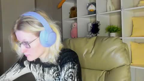 Snapshot of elizabeth_harpper chatting on November 2, 1:16 am Elizabeth online show from November 2, 1:16 am