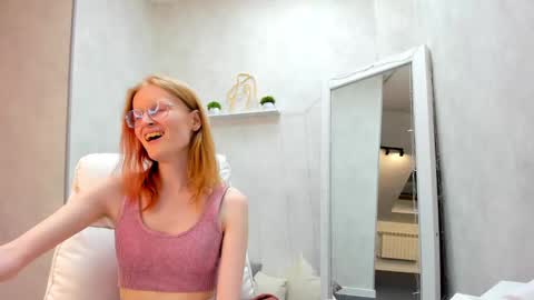 Snapshot of elizabeth_harpper chatting on February 2, 2:13 pm Elizabeth online show from February 2, 2:13 pm