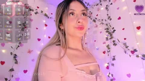    Independent Model online show from March 9, 1:25 am