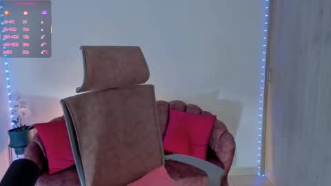 Eliza online show from November 21, 11:03 pm