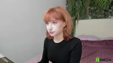 Snapshot of elizanik chatting on October 22, 10:00 pm Eliza online show from October 22, 10:00 pm