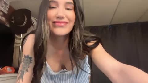 Ella online show from April 9, 2:12 pm