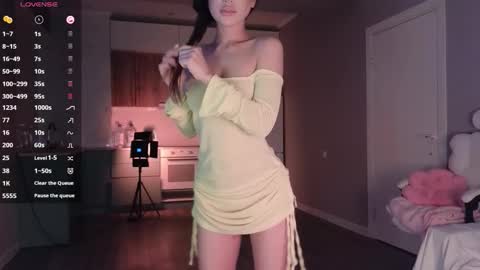 Snapshot of ella_lee15 chatting on September 24, 2:29 am Lee online show from September 24, 2:29 am