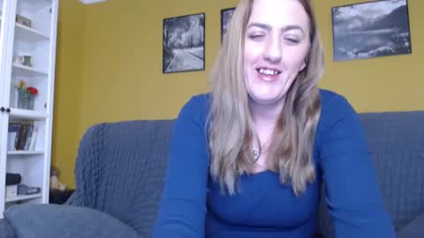 Snapshot of ella_max_live chatting on March 4, 7:08 am Ella  Max online show from March 4, 7:08 am