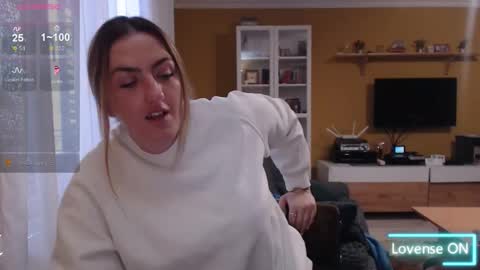 Snapshot of ella_max_live chatting on October 7, 7:04 am Ella  Max online show from October 7, 7:04 am