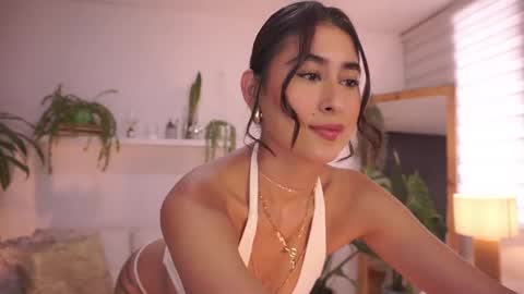 ELLA OWEN online show from March 27, 7:37 pm