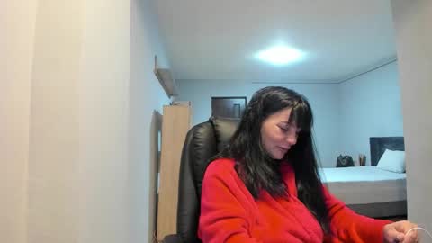 Ella online show from November 28, 5:42 pm