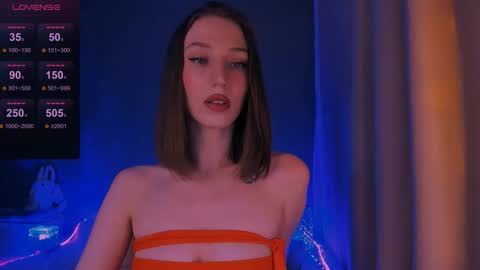 ellaamber online show from March 25, 2:07 am