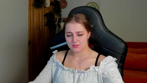 EllaBells online show from April 13, 5:22 am