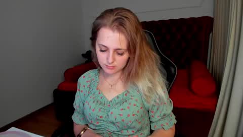 EllaBells online show from April 23, 5:37 am