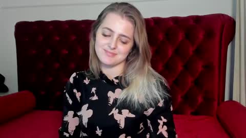 EllaBells online show from April 3, 1:51 pm