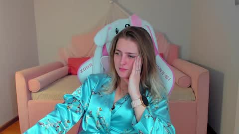 EllaBells online show from April 1, 1:41 pm