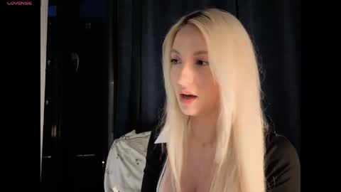 Ella online show from April 13, 5:17 pm