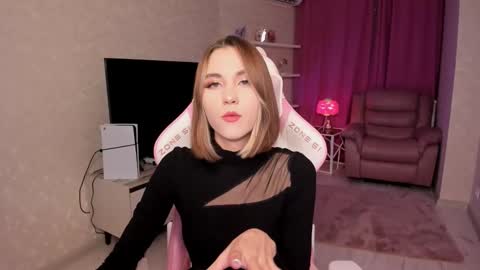 ellacurtis online show from March 22, 6:01 pm