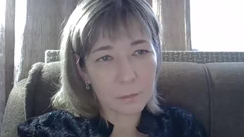 ellajohnsonx online show from February 7, 11:45 am